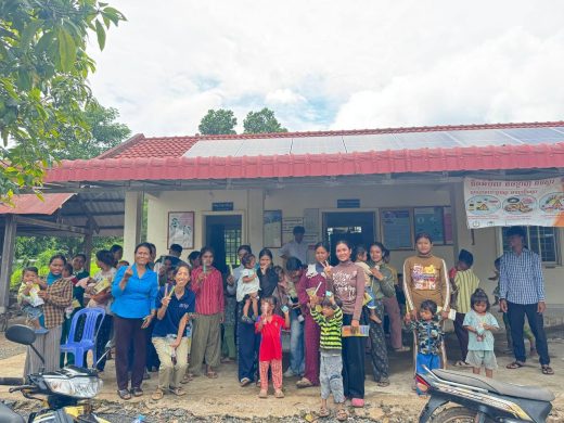 カンボジアの乳幼児健診や離乳食教室で、口腔ケア啓発活動がスタート